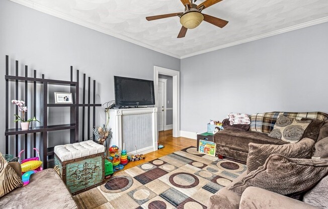 4 beds, 1 bath, 1,210 sqft, $3,000, Unit 3