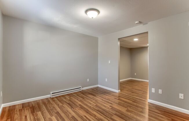 2 beds, 1 bath, $1,300, Unit 1778