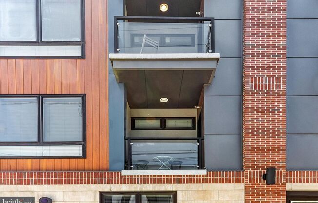 2 beds, 1 bath, 802 sqft, $1,795, Unit Unit 7