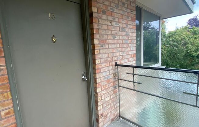 Studio, 1 bath, 425 sqft, $1,350, Unit Unit 15