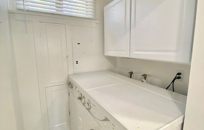 3 beds, 1 bath, $3,295