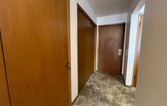 1 bed, 1 bath, $1,015, Unit 24