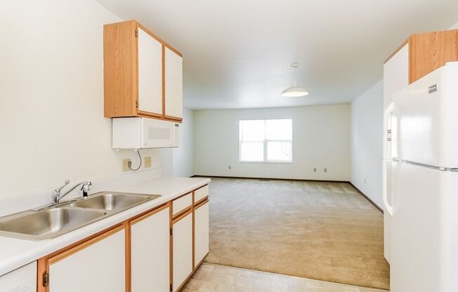 3 beds, 2 baths, 1,650 sqft, $1,330, Unit HT-C2