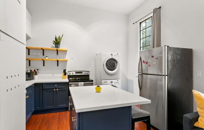 1 bed, 1 bath, 450 sqft, $1,200, Unit 2529 Baronne St