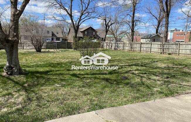 11030 N LOCUST ST