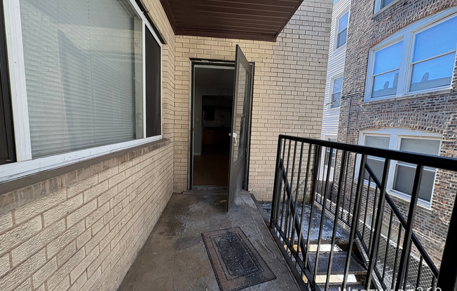 1465 E 69 ST