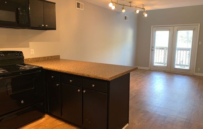 1 bed, 1 bath, 790 sqft, $1,298, Unit 48H
