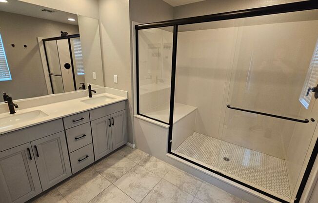3 beds, 2.5 baths, $2,400