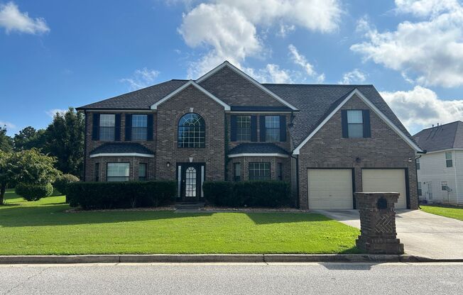Welcome home to this stunning 5 bedroom 3 full bathroom home located in College Park! Must see!
