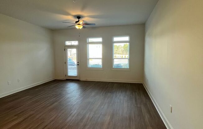 1 bed, 1 bath, 859 sqft, $1,600, Unit A103