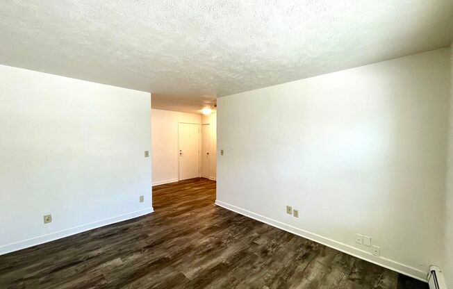 1 bed, 1 bath, $825, Unit 116