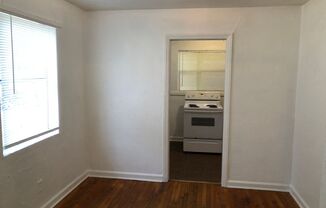 2 beds, 1 bath, 942 sqft, $700, Unit 1