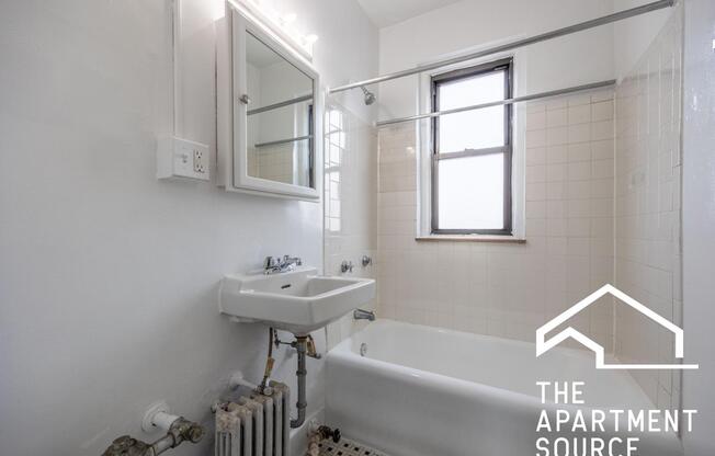 Studio, 1 bath, 400 sqft, $1,395, Unit Main