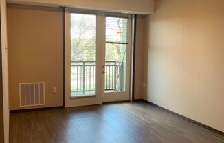 2 beds, 1 bath, 938 sqft, $1,790, Unit 300 - Windsor