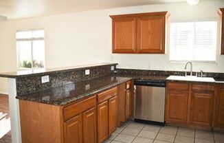 3 beds, 2 baths, 1,090 sqft, $1,595, Unit C