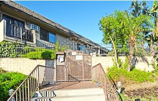 AVAILABLE NOW  1 Bed / 1 Bath - Natural Lighting/Balcony - MUST SEE - Glenoaks