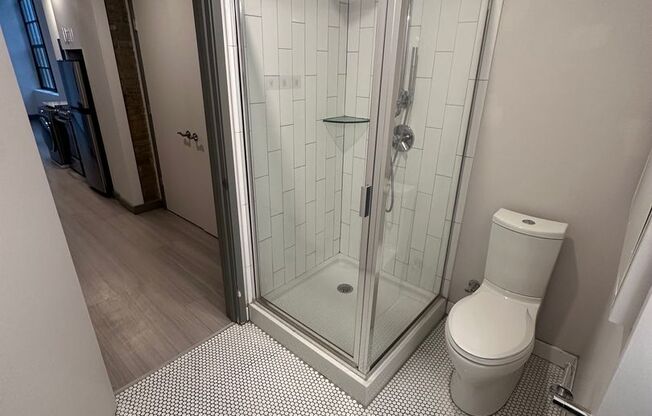 Studio, 1 bath, 400 sqft, $1,195, Unit 706