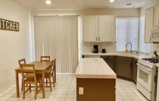 SE Pebble and Pollock!! Single Story!! Fire Place! Low Maintenance Desert Landscape front and Back!!