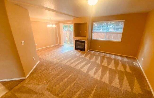 Charming Van Mall Condo