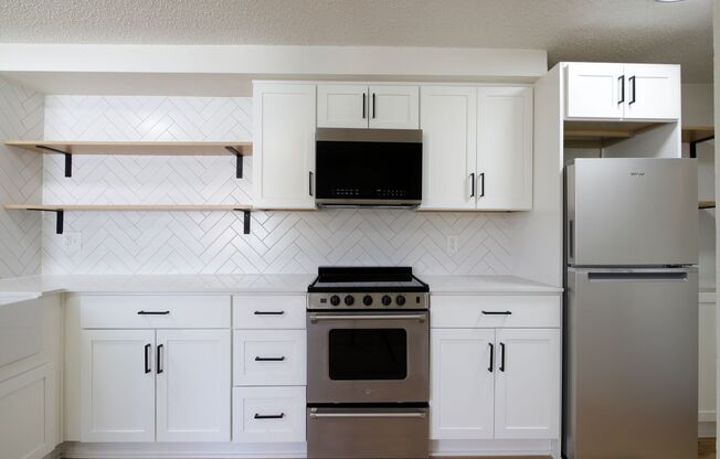 2 beds, 1 bath, 750 sqft, $1,695, Unit 302