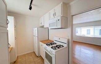 2 beds, 1 bath, 700 sqft, $2,995, Unit 4748