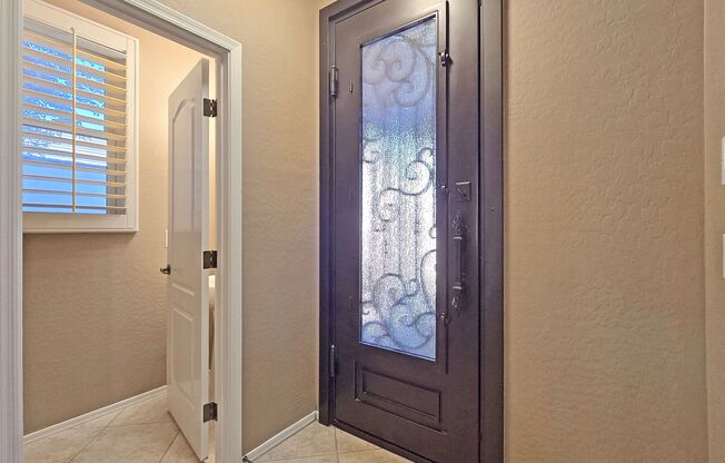 Wonderful and very Spacious SOLAR home in Tartesso, away from the hustle and bustle of the city!