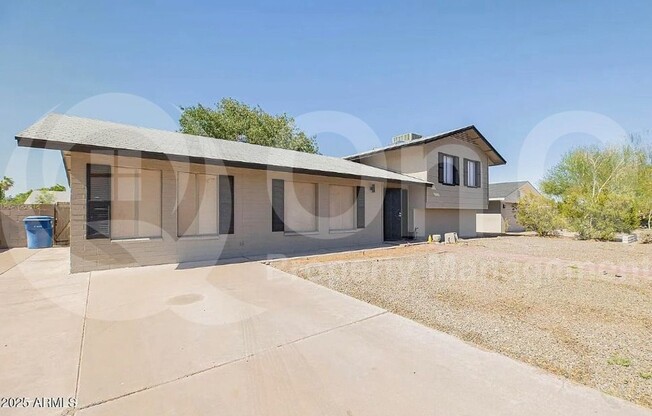 1646 E HERMOSA DR
