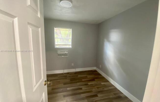 345 NE 168 ST