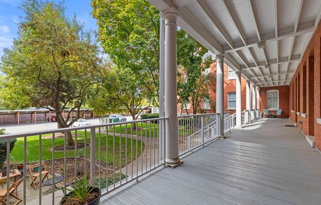1 bed, 1 bath, 617 sqft, $1,275, Unit 1111