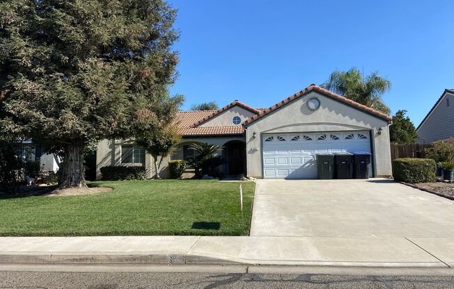 NE Visalia home available now!