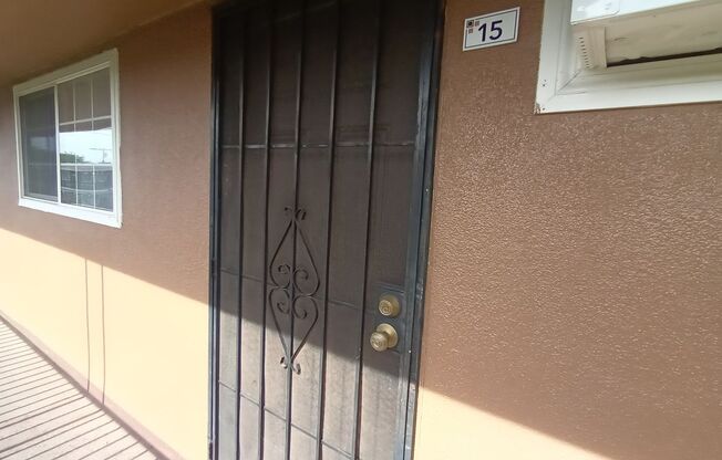 1 bed, 1 bath, $1,300, Unit 2501-15