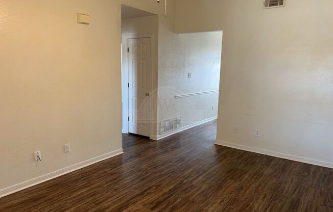 2 beds, 1 bath, $800, Unit 103 Truman Ave W Unit 8