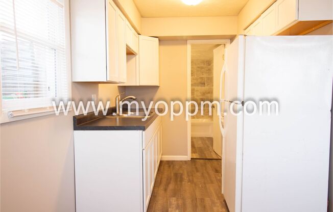 Studio, 1 bath, 550 sqft, $800, Unit 5940.5