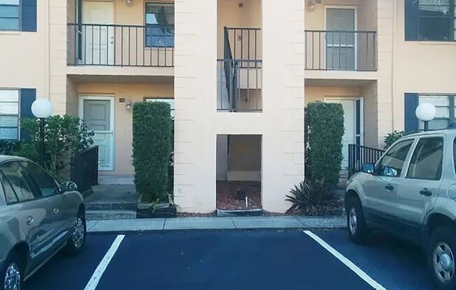 2/2 Condo