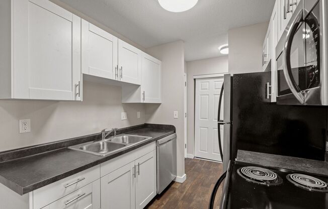 2 beds, 1 bath, 935 sqft, $1,545, Unit 305