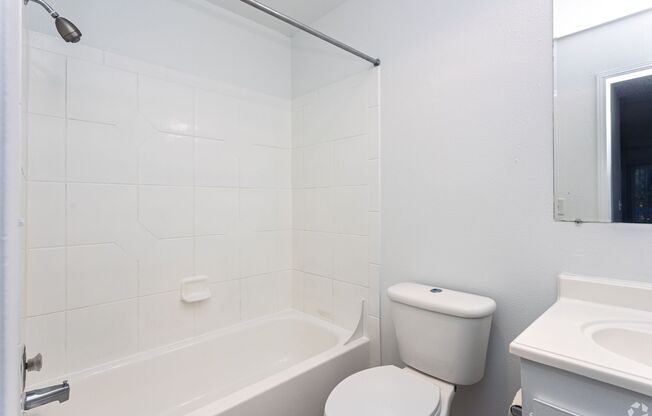 2 beds, 1 bath, $1,695, Unit 39