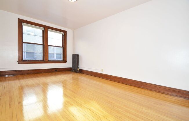 1 bed, 1 bath, 410 sqft, $880, Unit 22 - 17