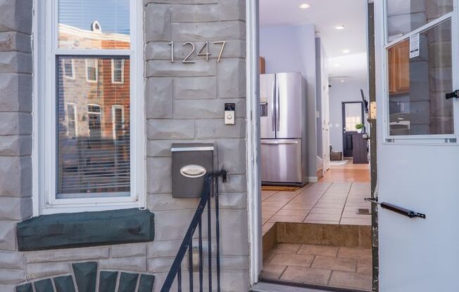 Charming Urban Living: 2BR Townhome with Modern Amenities in Pigtown