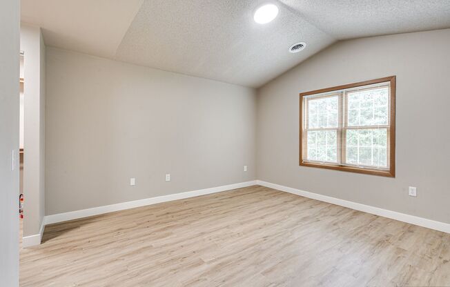 3 beds, 2 baths, 1,250 sqft, $2,199, Unit 3113