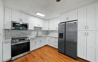 Convenient 1bd condo in Punahou available now!