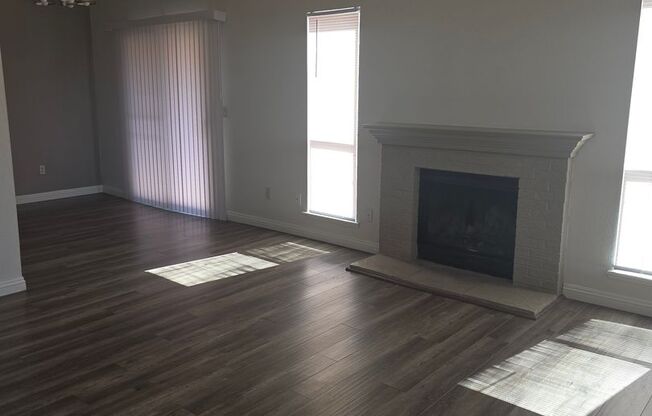 Beautiful CONDO 2 Bedroom- 2 Bath