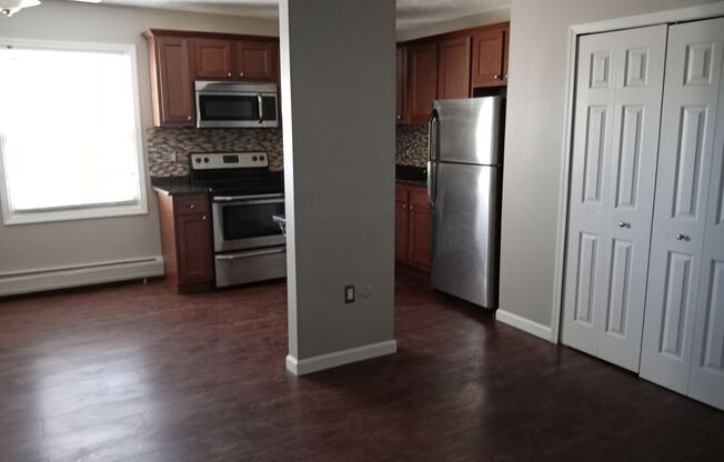 1 bed, 1 bath, 750 sqft, $1,125, Unit 1105-84