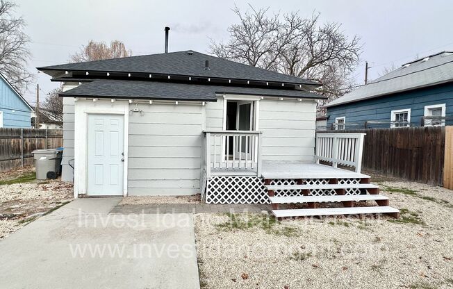 3 beds, 1 bath, $2,150