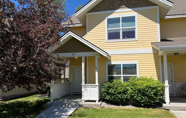 Mid-Term Unfurnished, 3 Bed 2.5 Bath Condo