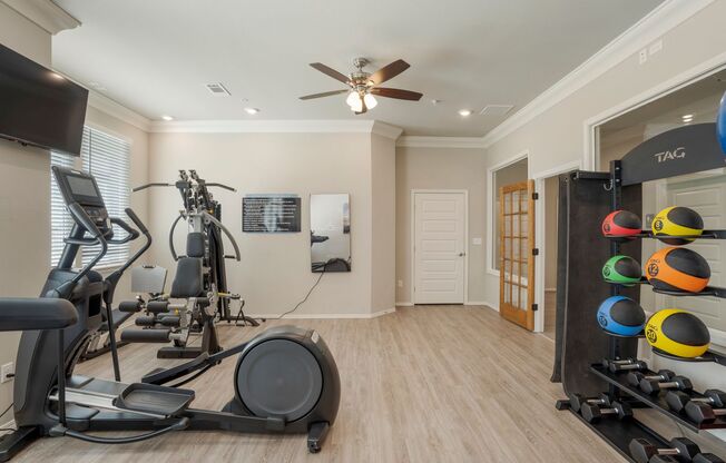 3 beds, 2 baths, 1,137 sqft, $1,569, Unit J303