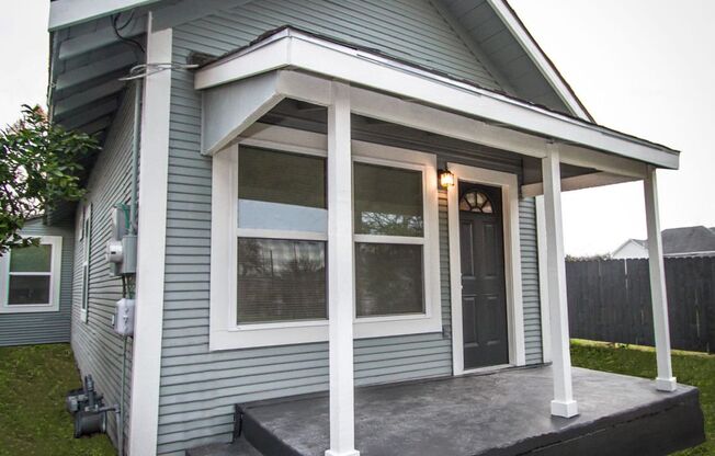 Renovated 1BR/1BA Downtown Home