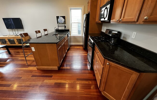 2 beds, 1.5 baths, 960 sqft, $3,600, Unit 3