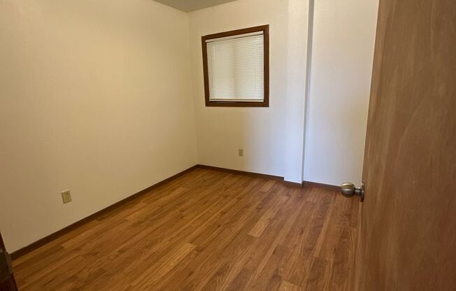 2 beds, 1 bath, $545, Unit #43