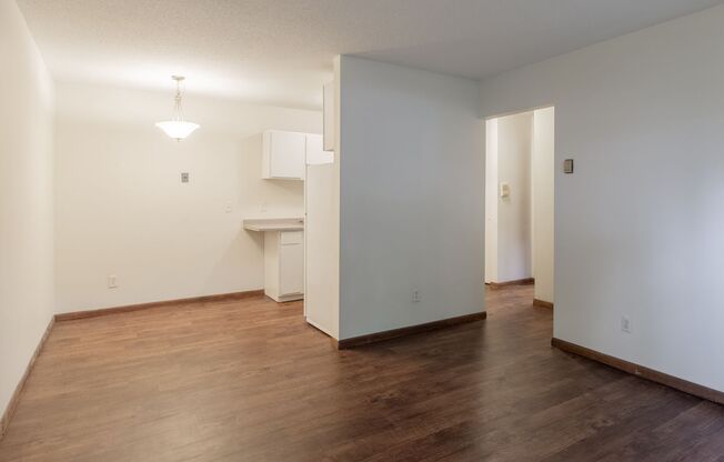 1 bed, 1 bath, 575 sqft, $975, Unit 102