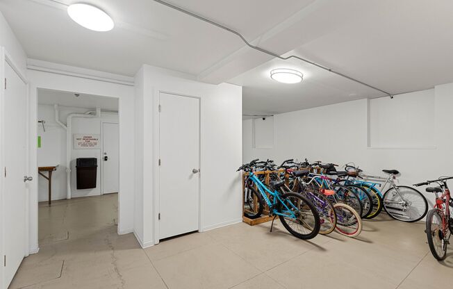 1 bed, 1 bath, 617 sqft, $1,275, Unit 1111